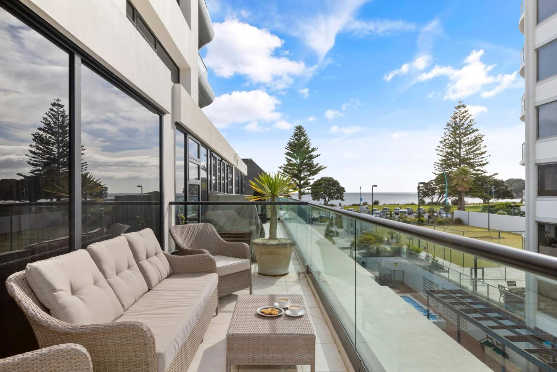 Marvelous Downtown Apartment Moments From Main Beach With Heated Pool, Gym And Parking Mount Maunganui Exterior foto